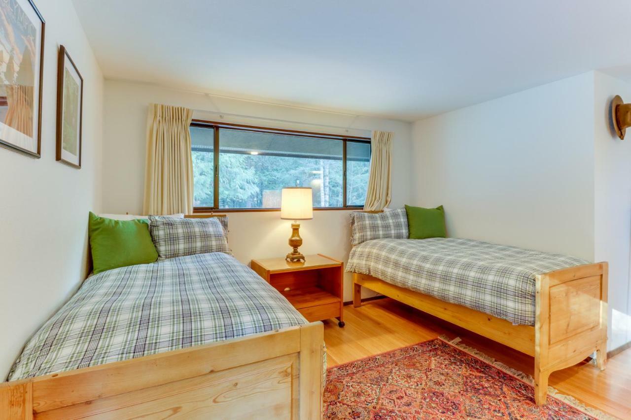 Sleeping Raven Woodland Retreat Villa Port Angeles Exterior photo